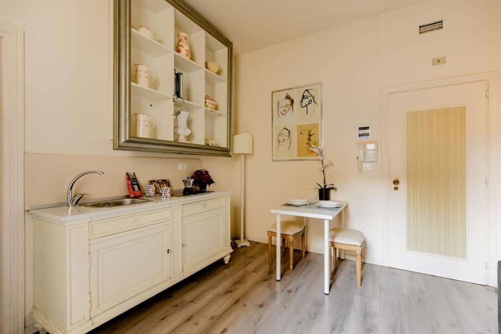 Charming Studio Next To The Duomo ฟลอเรนซ์ ภายนอก รูปภาพ