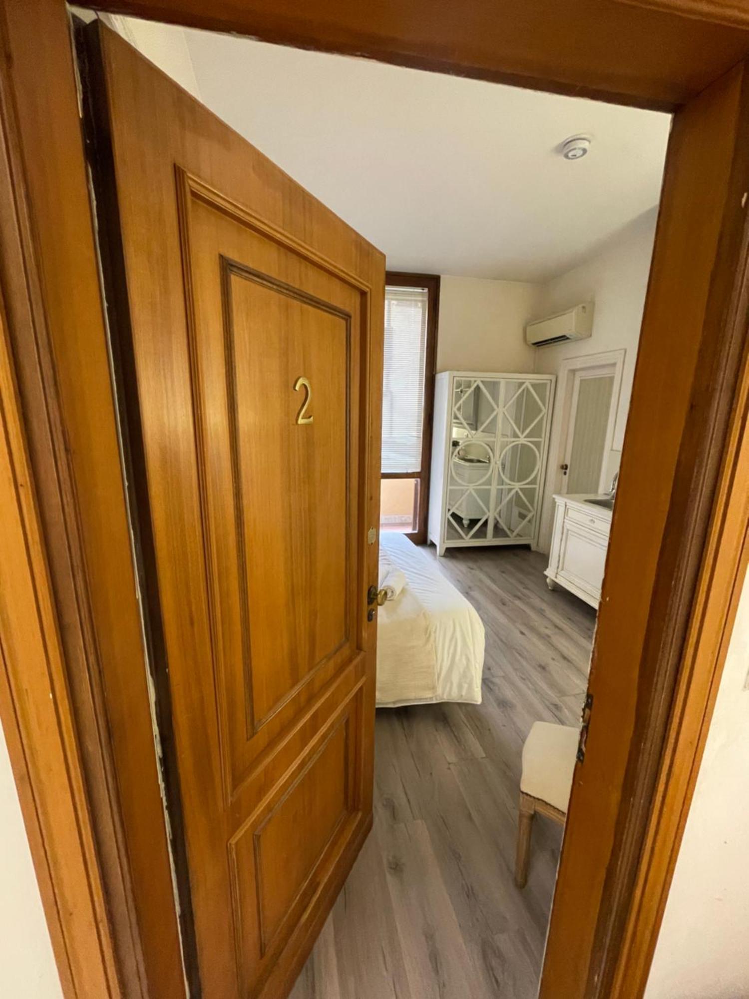 Charming Studio Next To The Duomo ฟลอเรนซ์ ภายนอก รูปภาพ